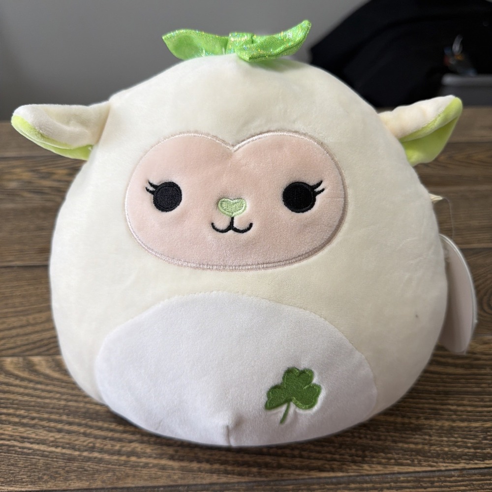 Squishmallows Emela 8" St. Patrick's Day Lamb NWT Claire's Exclusive 2021